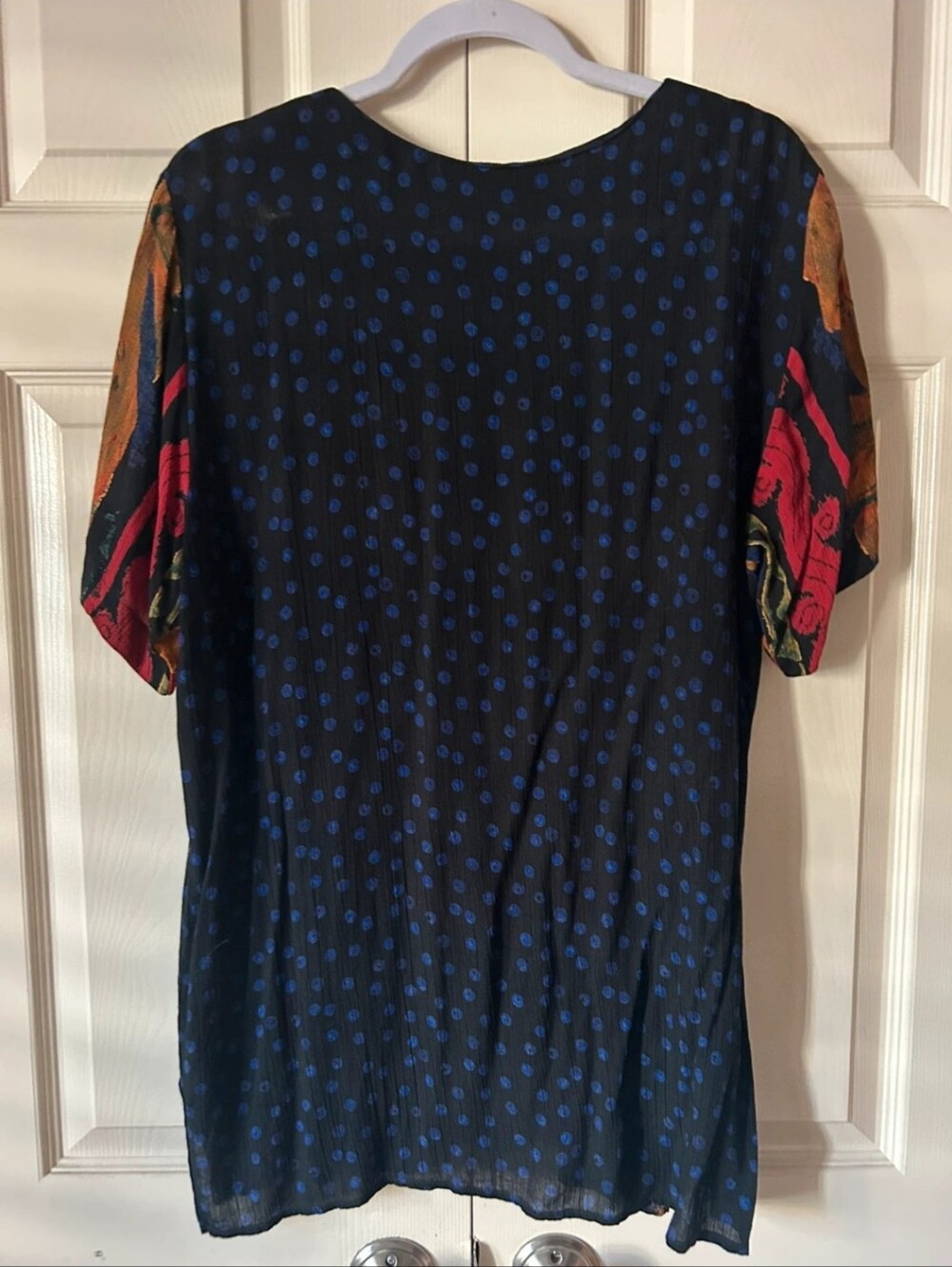 Vintage Carol Little Patterned Short Sleeve Women's Top in Black and Multicolor - Picture 4 of 6